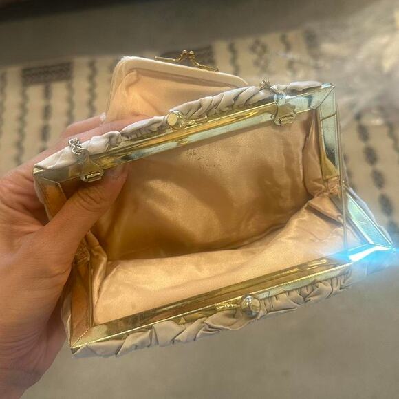 Women's Clutch Champagne Satin Evening Purse Chain Strap Vintage - Picture 2 of 2